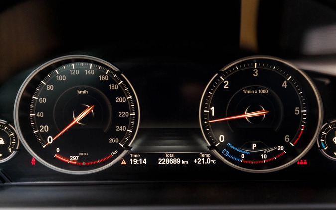 BMW X6 cena 153000 przebieg: 245000, rok produkcji 2017 z Wieliczka małe 106